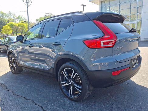 Used 2021 Volvo XC40 T5 R-Design w/ Advanced Package AWD/4WD image 4