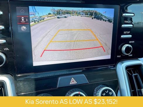 Used 2023 Kia Sorento LX FWD image 21