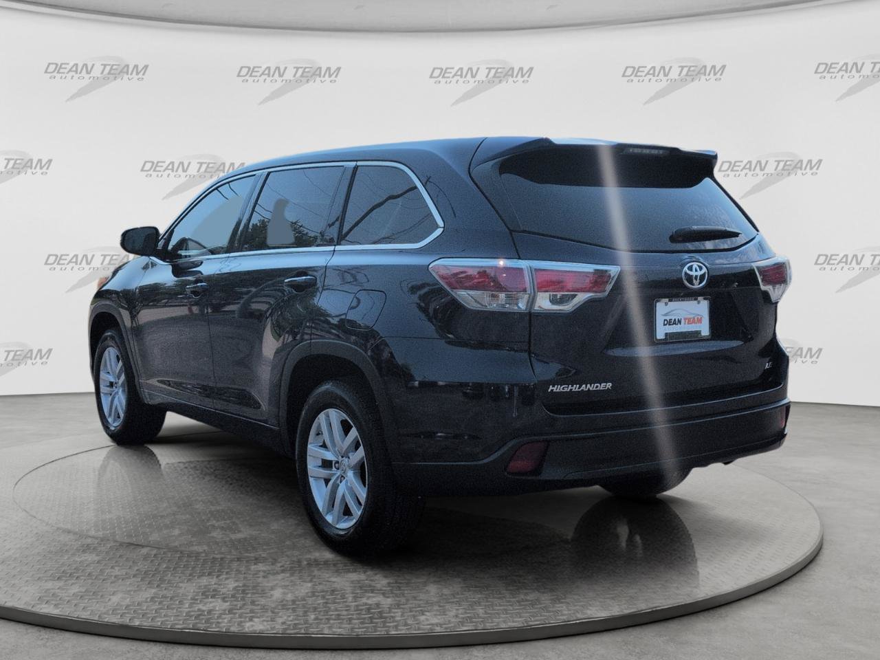 Used 2015 Toyota Highlander LE FWD image 5