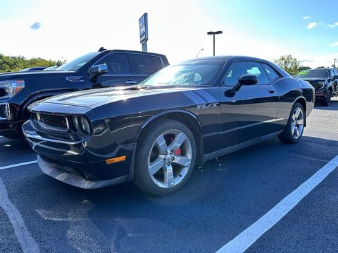 Used 2010 Dodge Challenger R/T RWD image 2