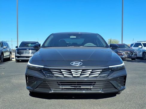 New 2025 Hyundai Elantra SEL image 2