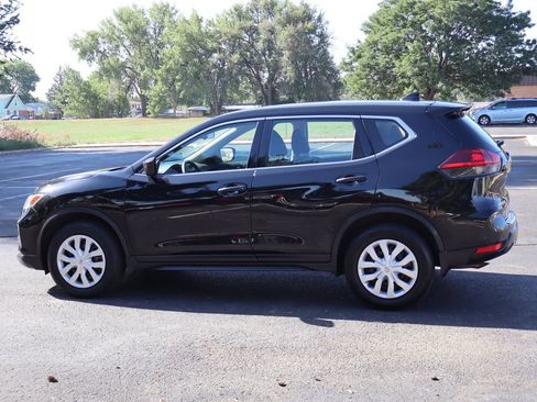 Used 2018 Nissan Rogue S AWD/4WD image 8