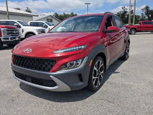 Used 2022 Hyundai Kona Limited w/ Cargo Package FWD image 5
