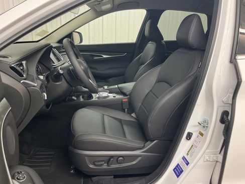 New 2025 INFINITI QX50 Pure image 28