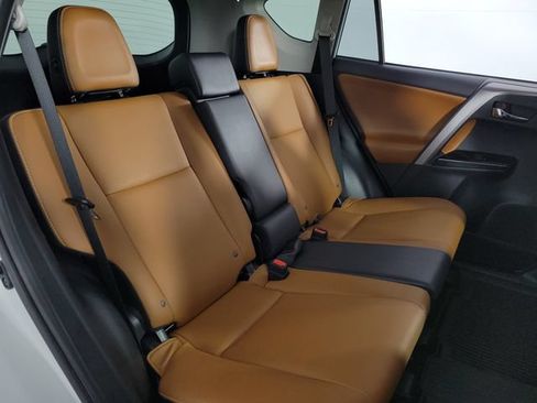 Used 2018 Toyota RAV4 Limited FWD image 17