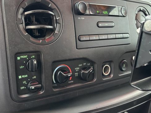 Used 2011 Ford E-250 and Econoline 250 Extended w/ PWR Group image 27