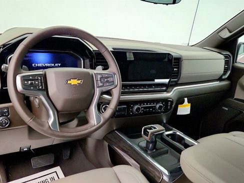Used 2025 Chevrolet Silverado 1500 LTZ w/ LTZ Premium Package image 13