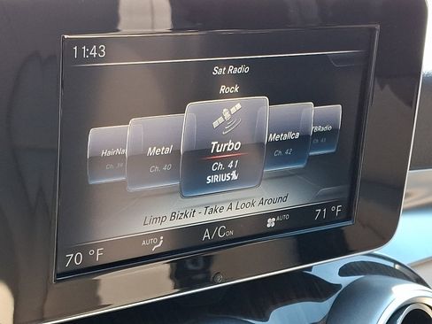 Used 2015 Mercedes-Benz C 300 4MATIC Sedan image 17