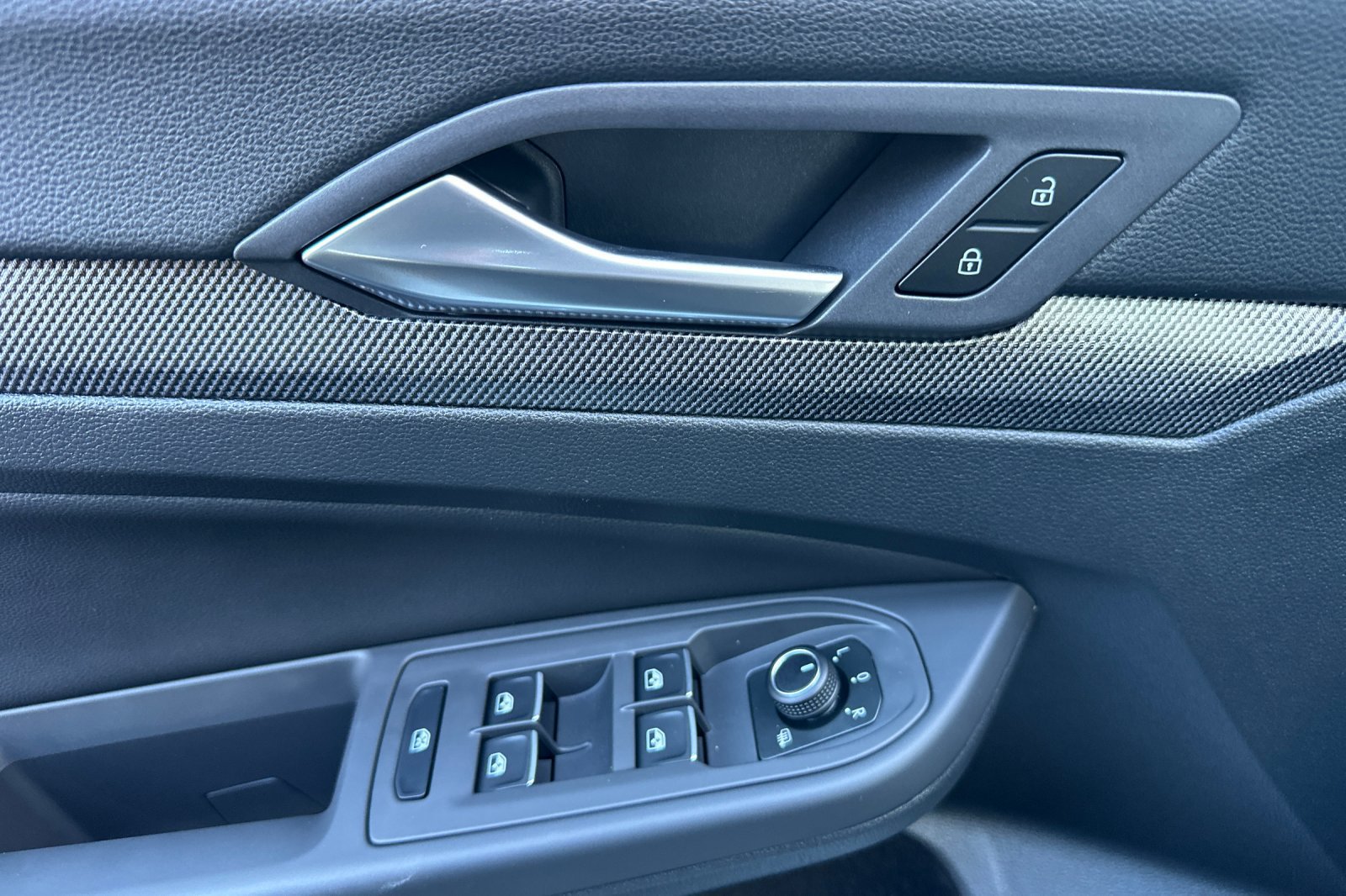 New 2026 Volkswagen GTI SE FWD image 9