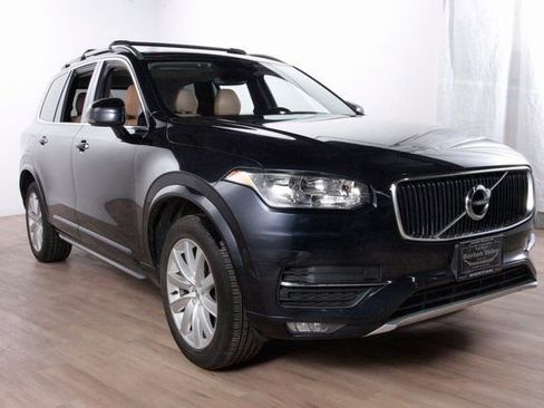 Used 2016 Volvo XC90 T6 Momentum image 3