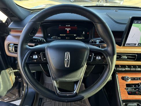 Used 2022 Lincoln Aviator Reserve image 16