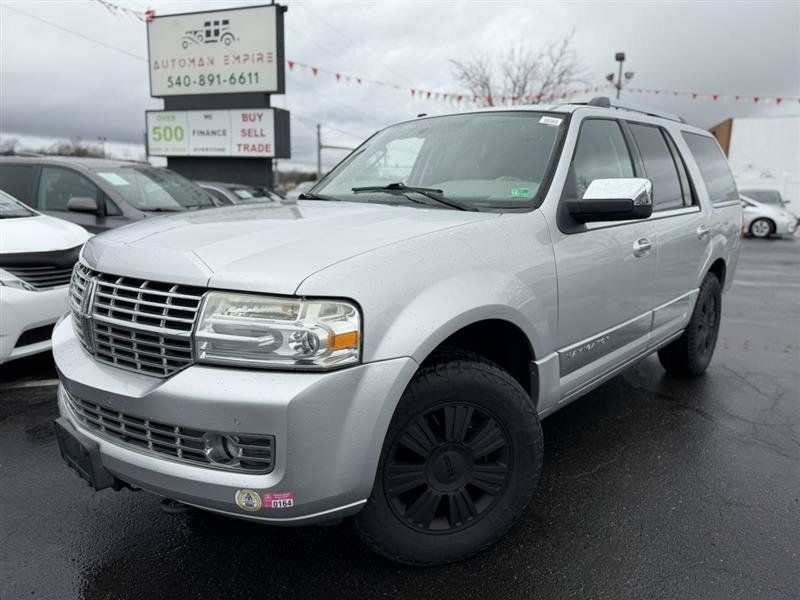 Used 2010 Lincoln Navigator 4WD image 2