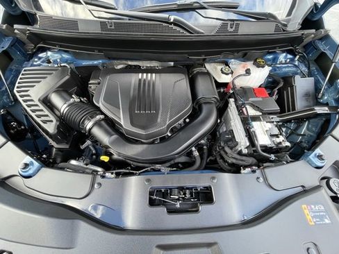 New 2025 Chevrolet Traverse LT w/ Enhanced Driving Package image 10