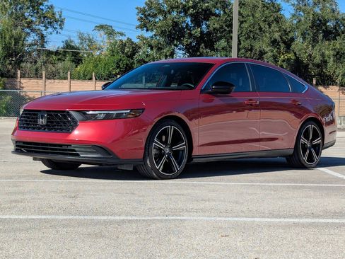 Used 2024 Honda Accord Sport image 8