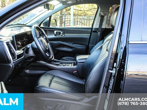 Used 2024 Kia Sorento S image 17