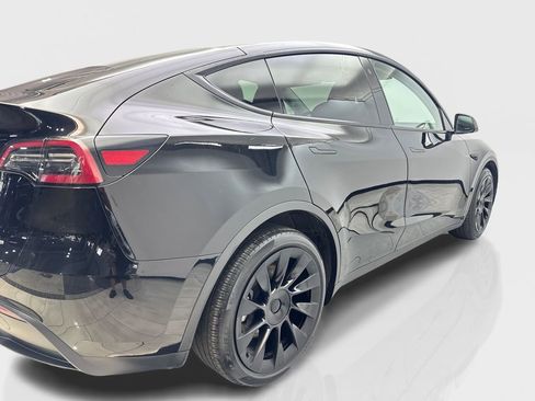 Used 2023 Tesla Model Y Long Range AWD/4WD image 13