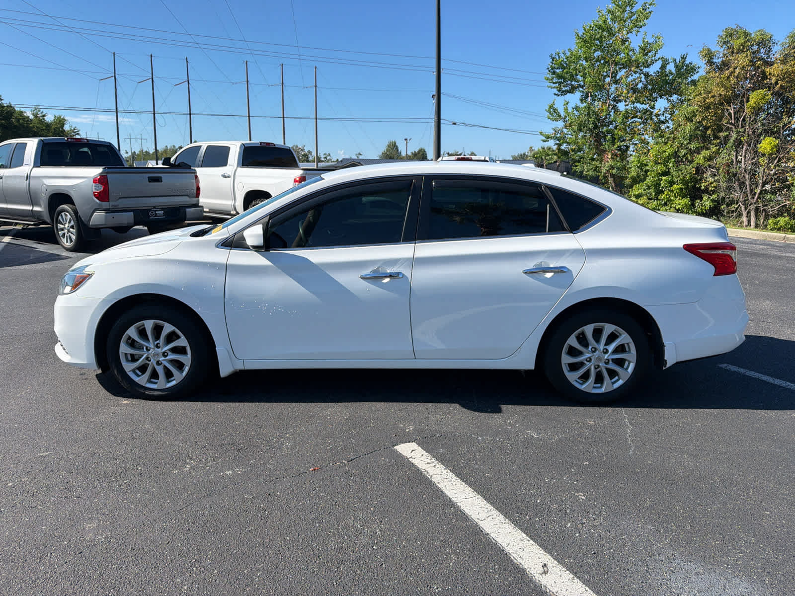 Used 2019 Nissan Sentra SV FWD image 3