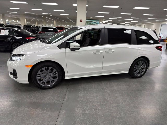 Used 2025 Honda Odyssey Touring image 4