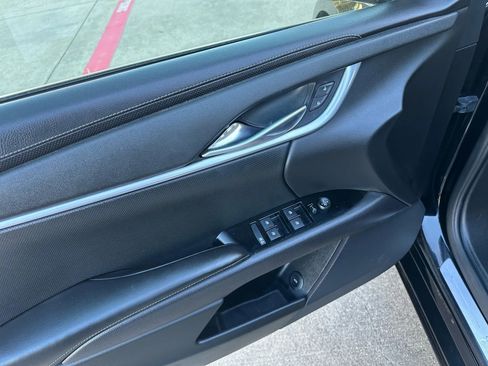 Used 2017 Cadillac XTS Sedan 4D image 31