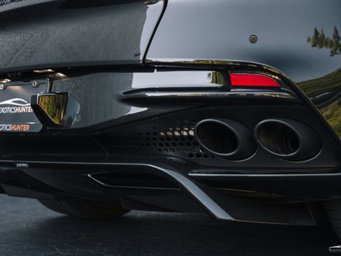 Used 2019 Aston Martin DBS Superleggera RWD image 23