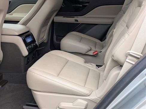 Used 2023 Lincoln Aviator Reserve w/ Equipment Group 201A image 15