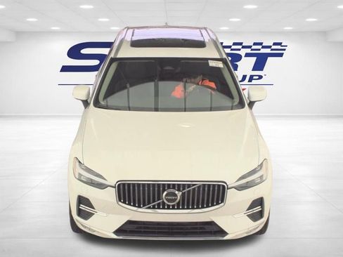 Used 2023 Volvo XC60 B5 Plus w/ Climate Package image 3