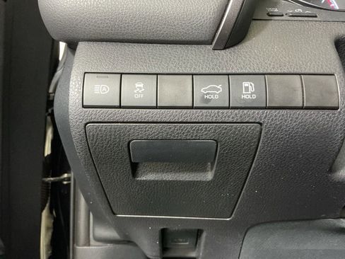 Used 2022 Toyota Camry SE image 18