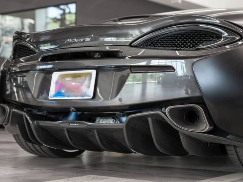 Used 2017 McLaren 570S RWD image 23