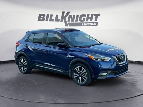 Used 2019 Nissan Kicks SR w/ SR Premium Package FWD image 7