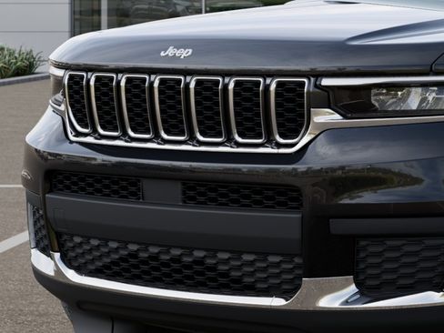 New 2025 Jeep Grand Cherokee L Laredo AWD/4WD image 37
