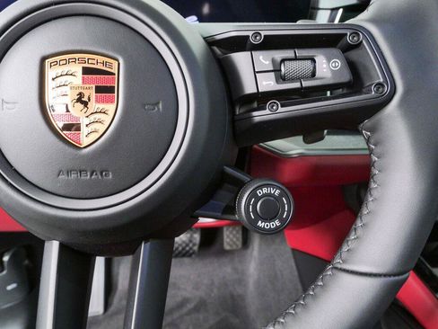 New 2026 Porsche Cayenne Coupe AWD/4WD image 11