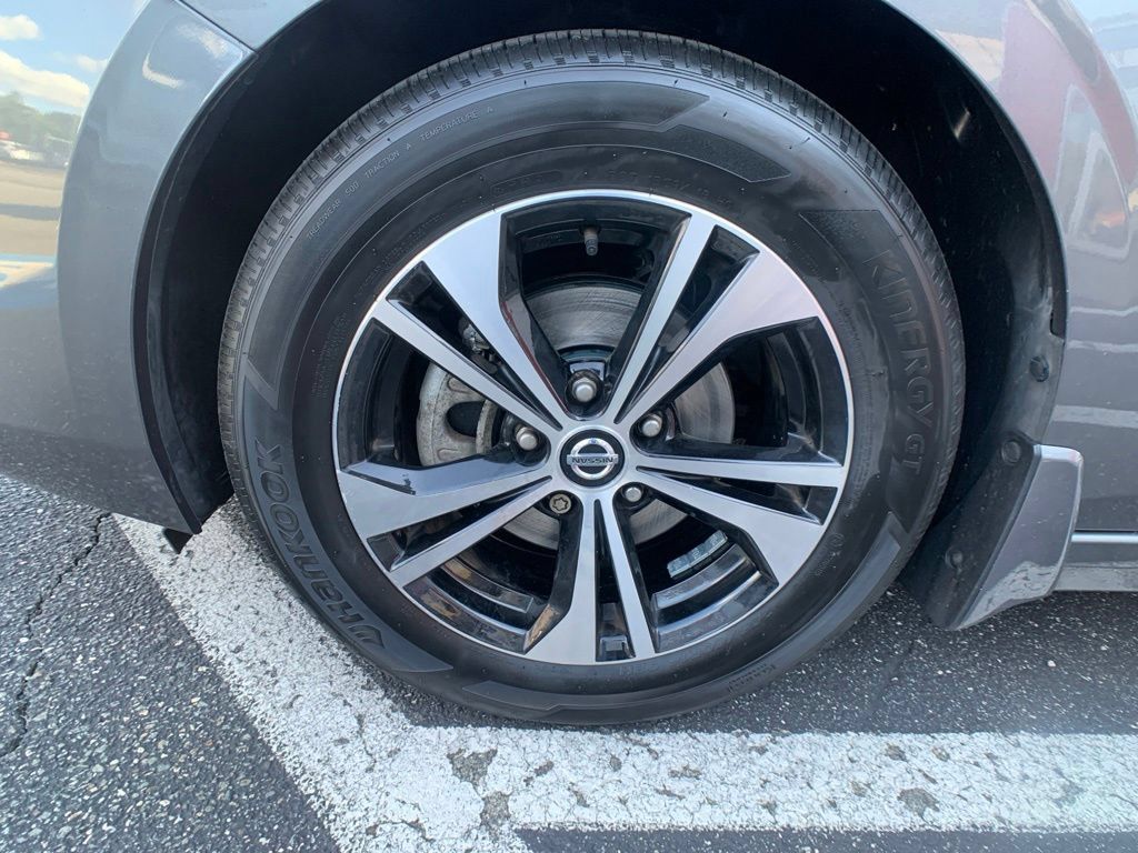 Used 2023 Nissan Sentra SV w/ All-Weather Package FWD image 34