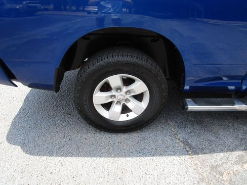 Used 2017 RAM 1500 Express AWD/4WD image 23
