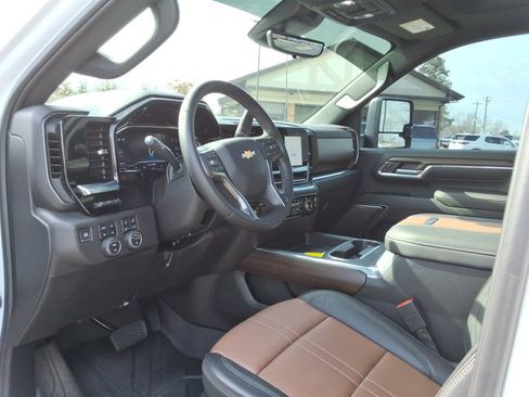 Certified 2024 Chevrolet Silverado 3500 High Country w/ Technology Package image 24