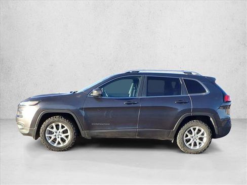Used 2016 Jeep Cherokee Latitude w/ Cold Weather Group image 2