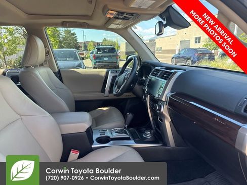 Used 2022 Toyota 4Runner Limited AWD/4WD image 9