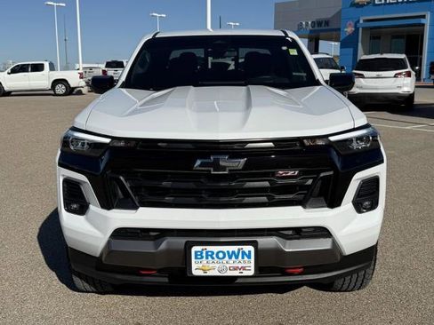Used 2024 Chevrolet Colorado Z71 image 3