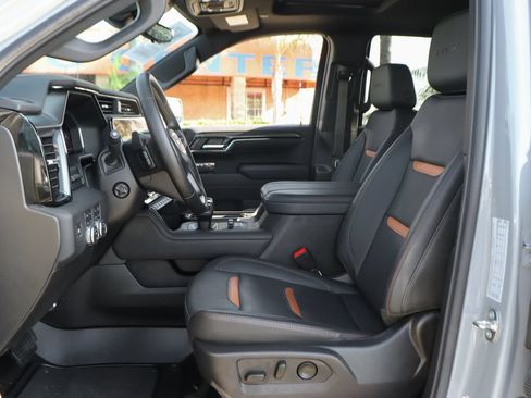 Used 2024 GMC Sierra 1500 AT4 w/ Technology Package AWD/4WD image 19