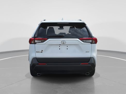 Used 2019 Toyota RAV4 XLE image 6