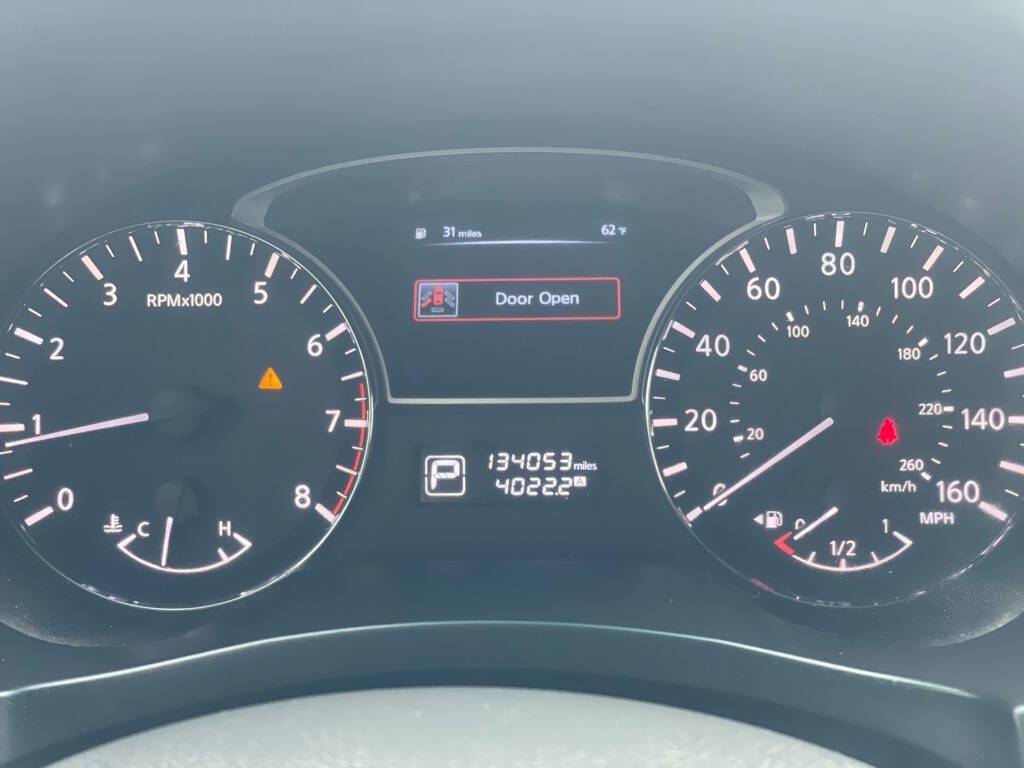 Used 2014 Nissan Altima 2.5 SV FWD image 11