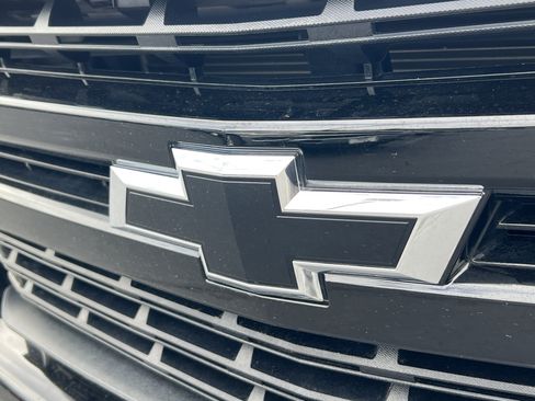 Used 2019 Chevrolet Silverado 1500 LT Trail Boss AWD/4WD image 8