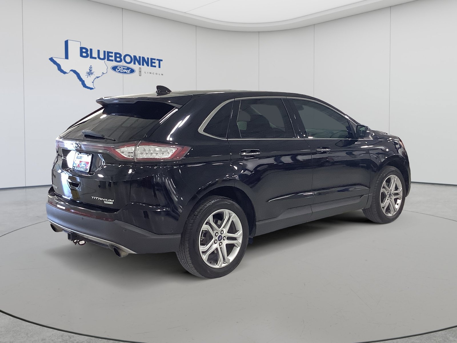 Used 2016 Ford Edge Titanium w/ Equipment Group 302A FWD image 4