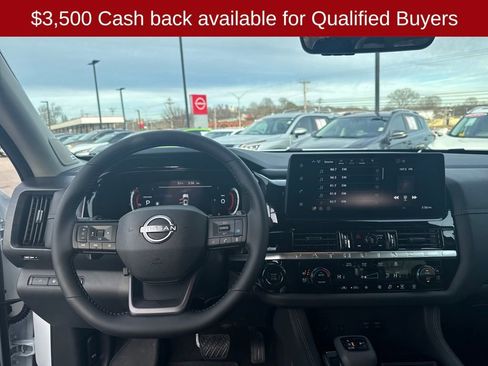 New 2026 Nissan Pathfinder Platinum image 14