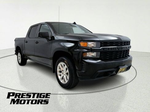 Used 2019 Chevrolet Silverado 1500 Custom w/ Custom Value Package AWD/4WD image 1
