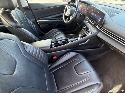 Used 2024 Hyundai Elantra Limited image 14