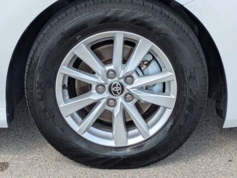 Used 2025 Toyota Camry LE FWD image 11