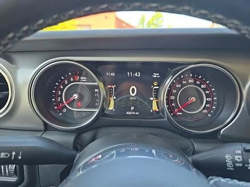 Used 2021 Jeep Wrangler Unlimited Rubicon AWD/4WD image 10