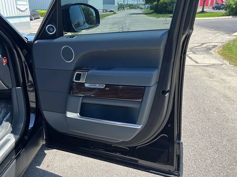 Used 2016 Land Rover Range Rover LWB SV Autobiography image 17