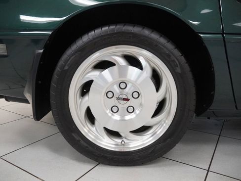Used 1993 Chevrolet Corvette Convertible RWD image 22