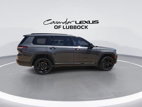 Used 2023 Jeep Grand Cherokee L Limited w/ Black Appearance Package AWD/4WD image 9